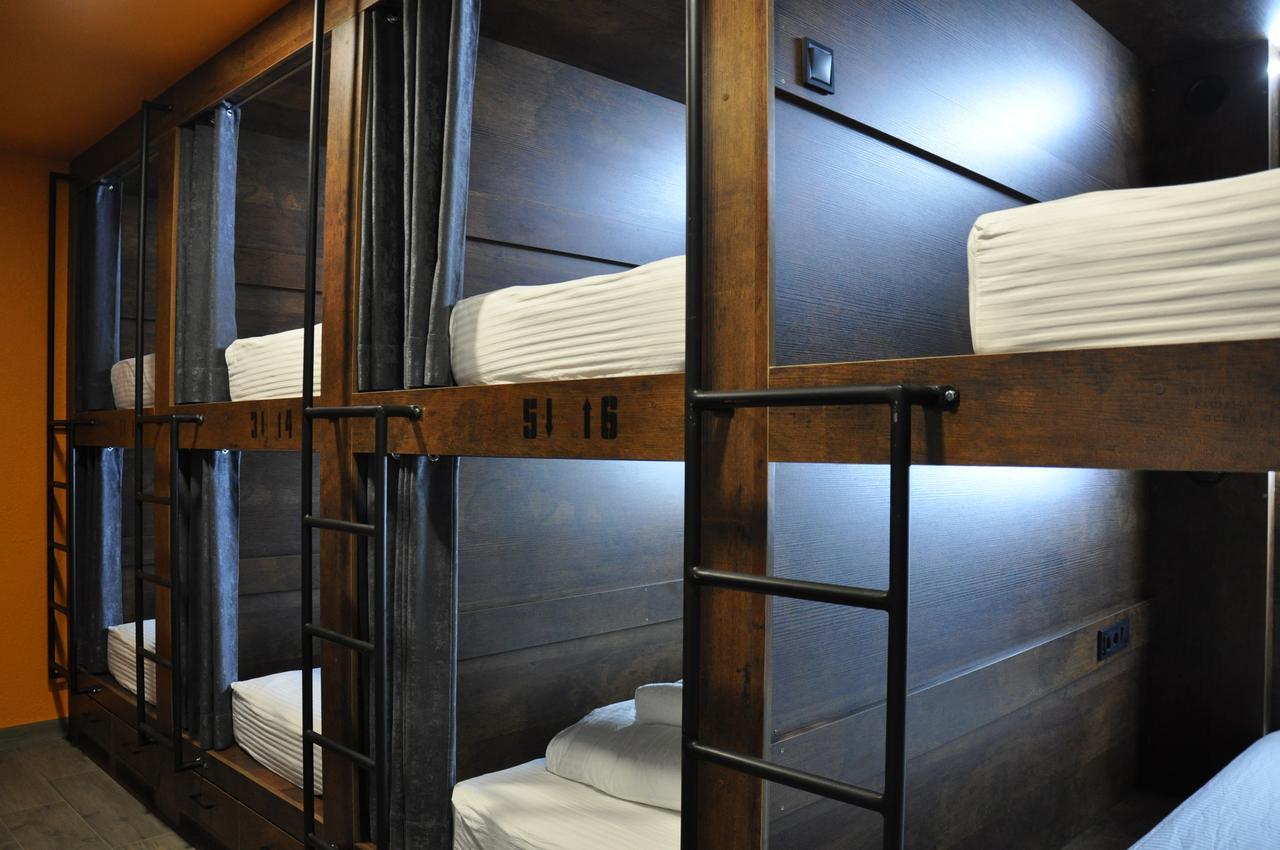 Full House Capsule Hostel Rivne Exterior photo A capsule hotel in Tokyo